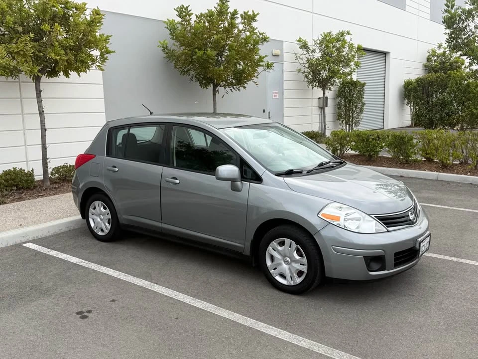 2012 Nissan Versa - Image 2 of 18
