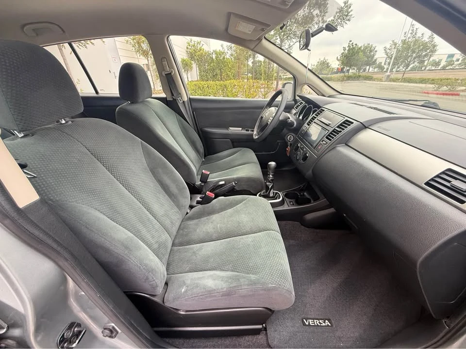 2012 Nissan Versa - Image 13 of 18