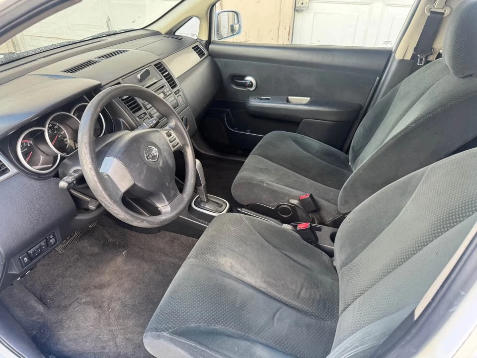 2012 Nissan Versa - Image 3 of 4