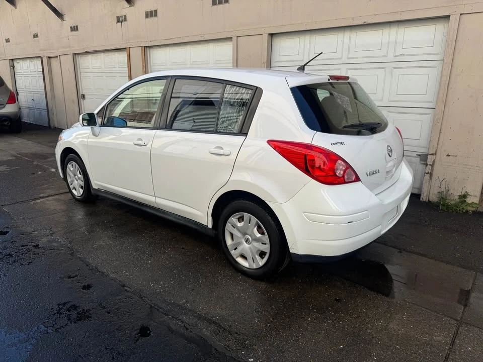 2012 Nissan Versa - Image 2 of 4