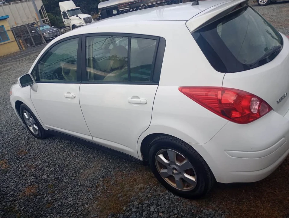 2012 Nissan Versa - Image 3 of 11