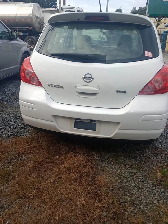 2012 Nissan Versa - Image 2 of 11