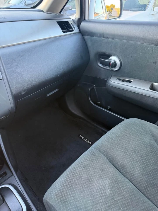 2012 Nissan Versa - Image 9 of 12