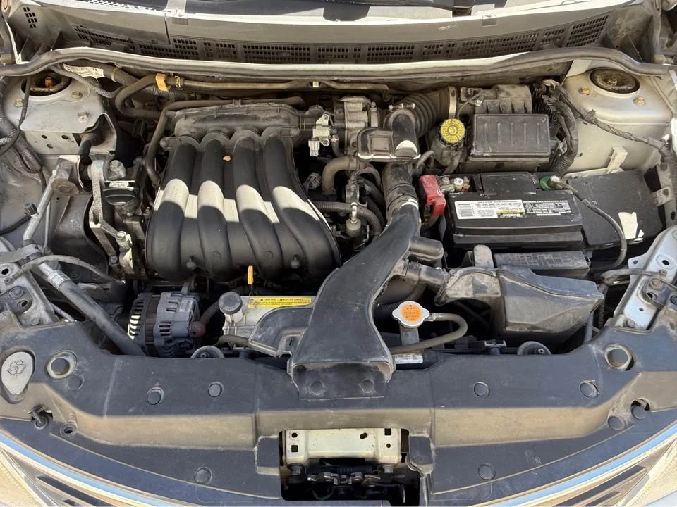 2012 Nissan Versa - Image 11 of 12