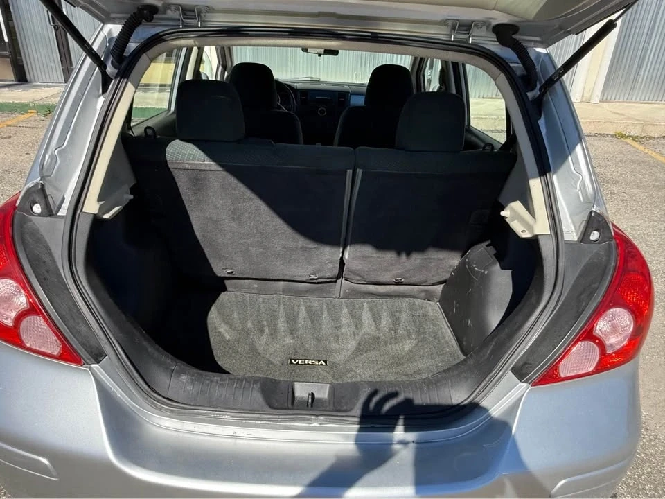 2012 Nissan Versa - Image 10 of 12