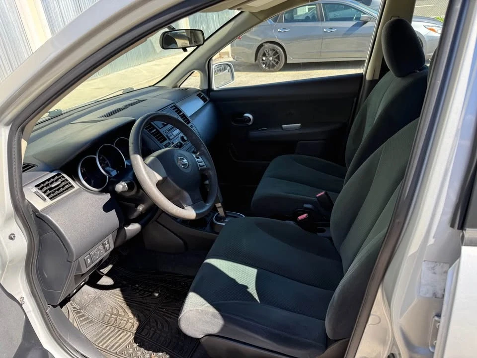 2012 Nissan Versa - Image 8 of 12