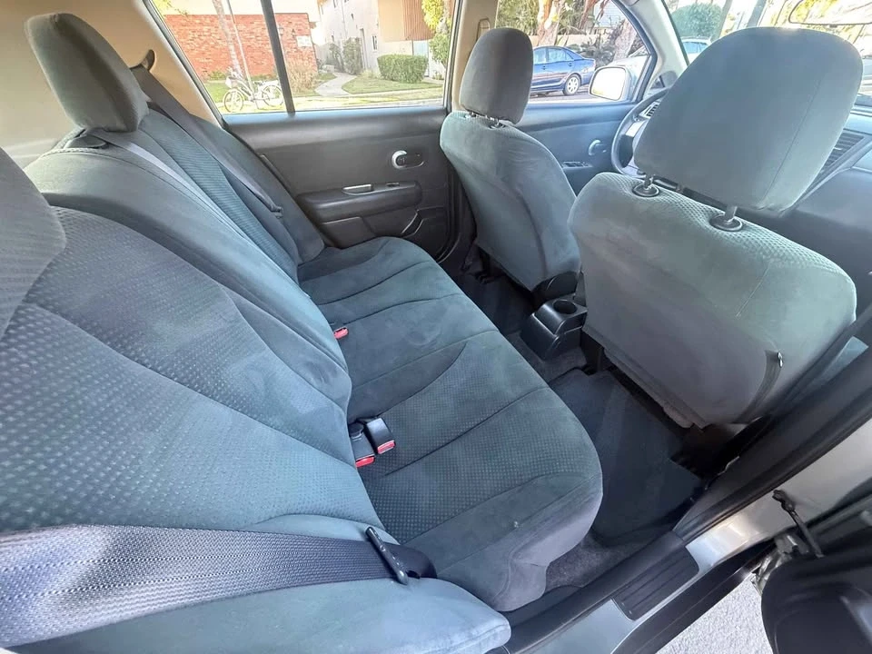 2012 Nissan Versa - Image 10 of 14