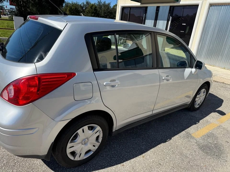 2012 Nissan Versa - Image 4 of 12