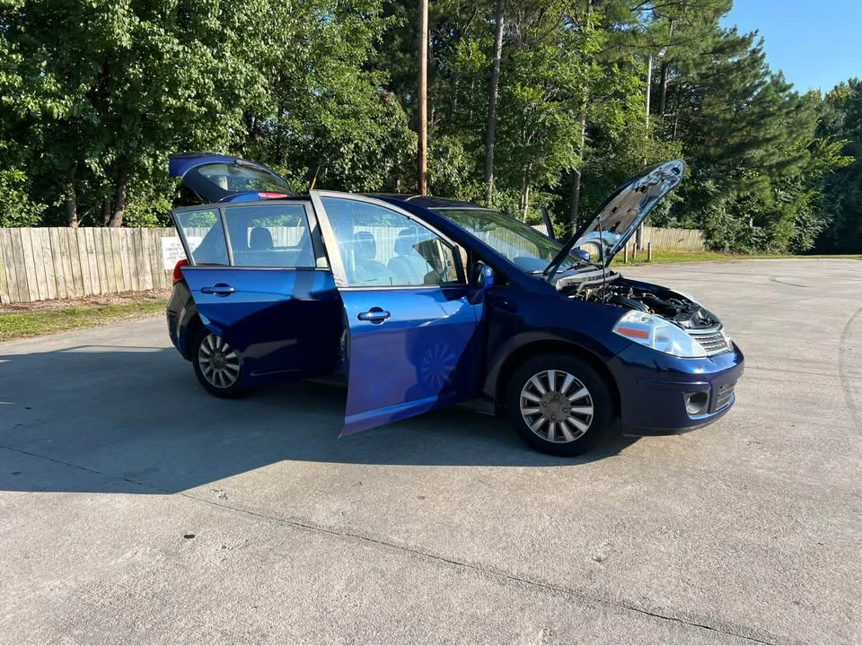 2012 Nissan Versa - Image 12 of 14
