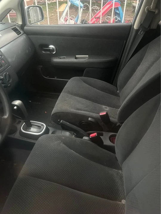 2012 Nissan Versa - Image 7 of 11