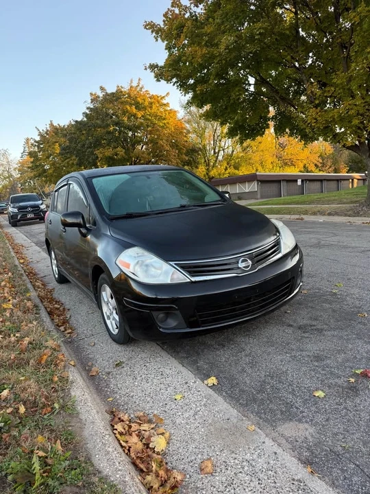 2012 Nissan Versa - Image 2 of 9