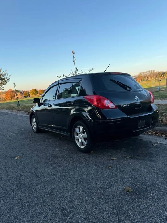 2012 Nissan Versa - Image 5 of 9