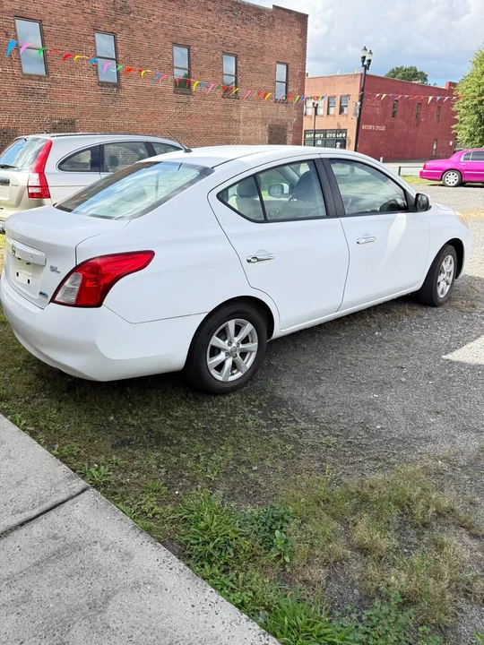 2012 Nissan Versa - Image 6 of 15