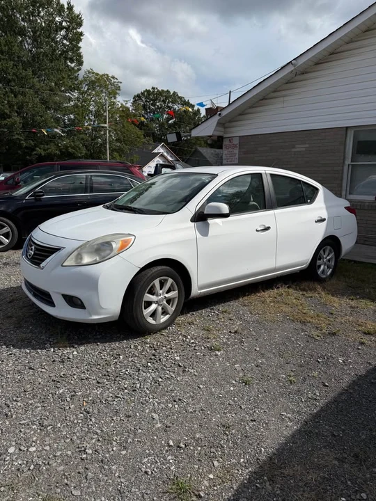 2012 Nissan Versa - Image 5 of 15