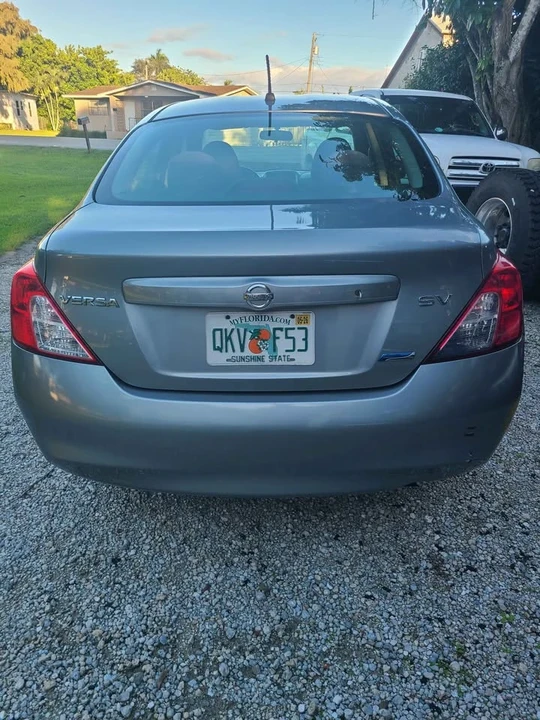 2012 Nissan Versa - Image 11 of 12