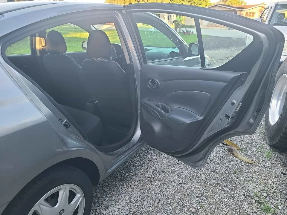 2012 Nissan Versa - Image 6 of 12