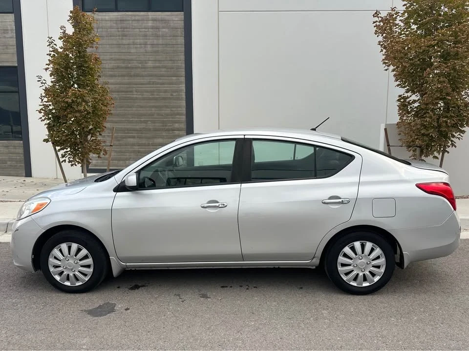 2012 Nissan Versa - Image 2 of 8