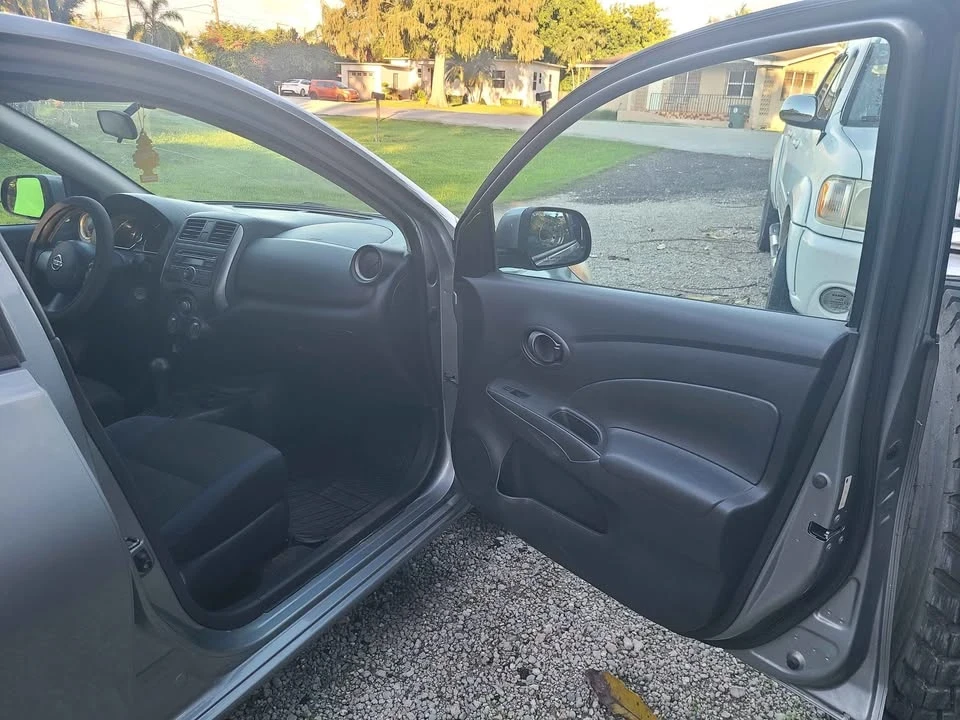2012 Nissan Versa - Image 5 of 12