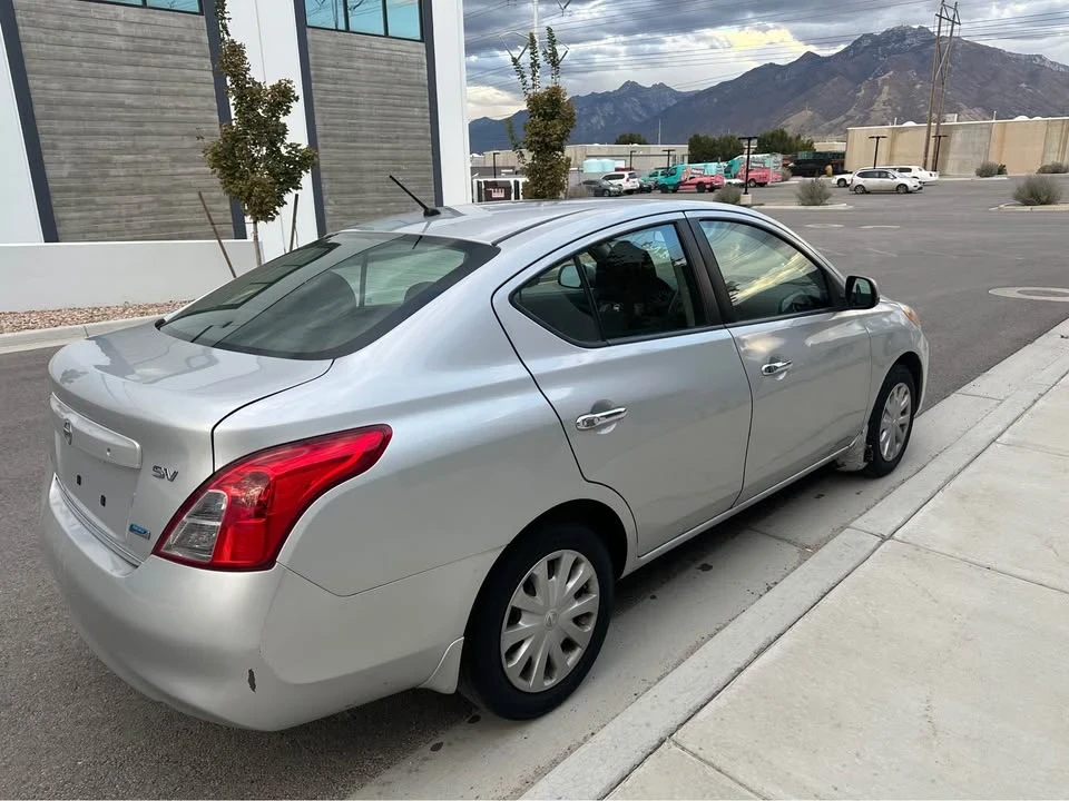 2012 Nissan Versa - Image 4 of 8