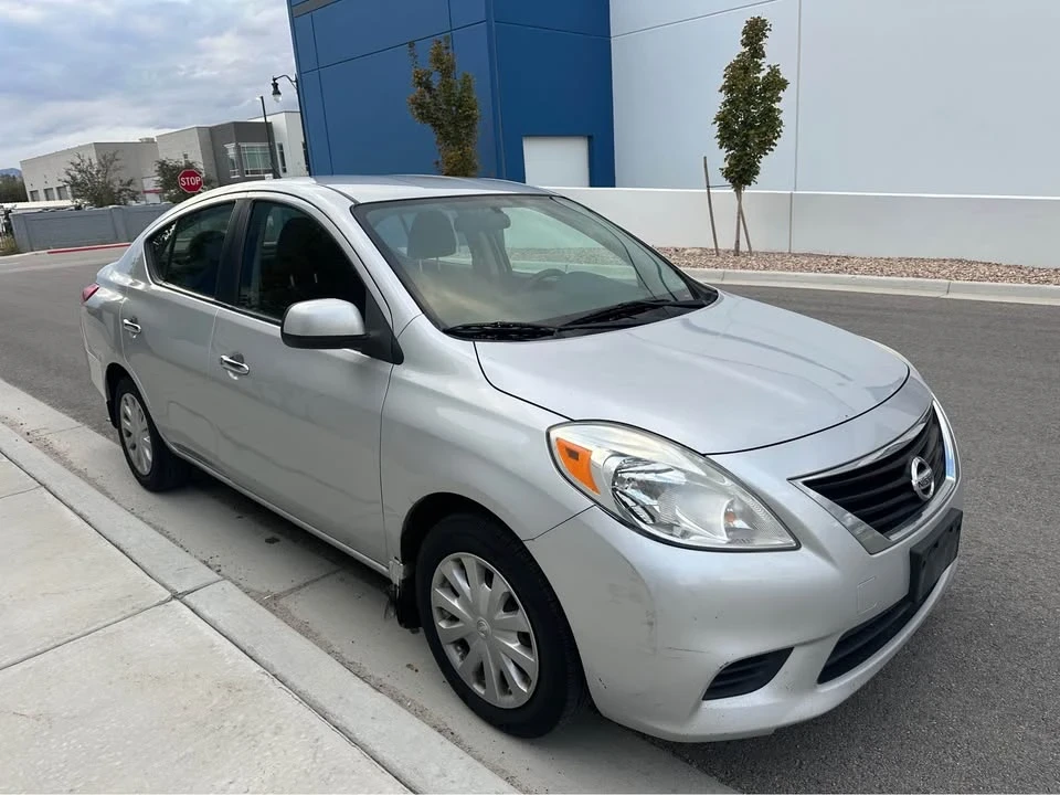 2012 Nissan Versa - Image 5 of 8