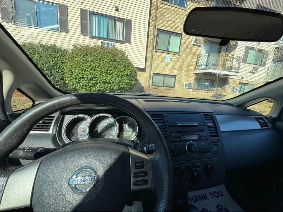 2012 Nissan Versa - Image 4 of 10