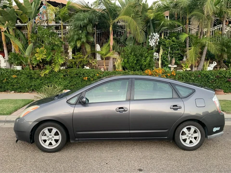 2012 Nissan Versa - Image 3 of 10