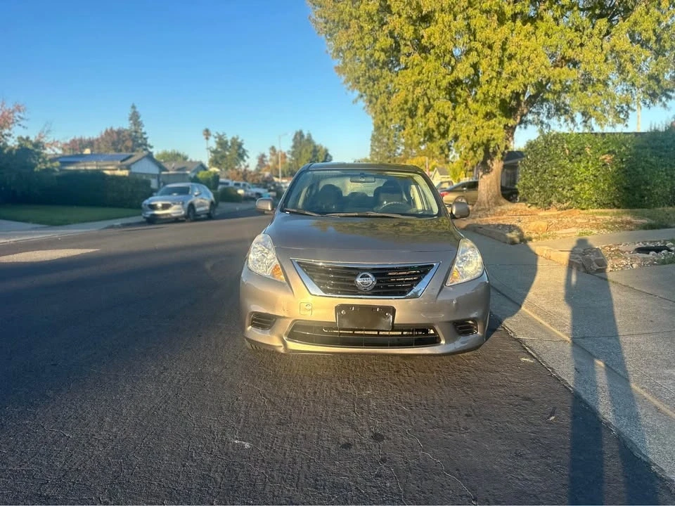 2012 Nissan Versa - Image 2 of 8
