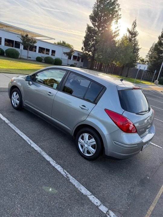 2012 Nissan Versa - Image 4 of 14