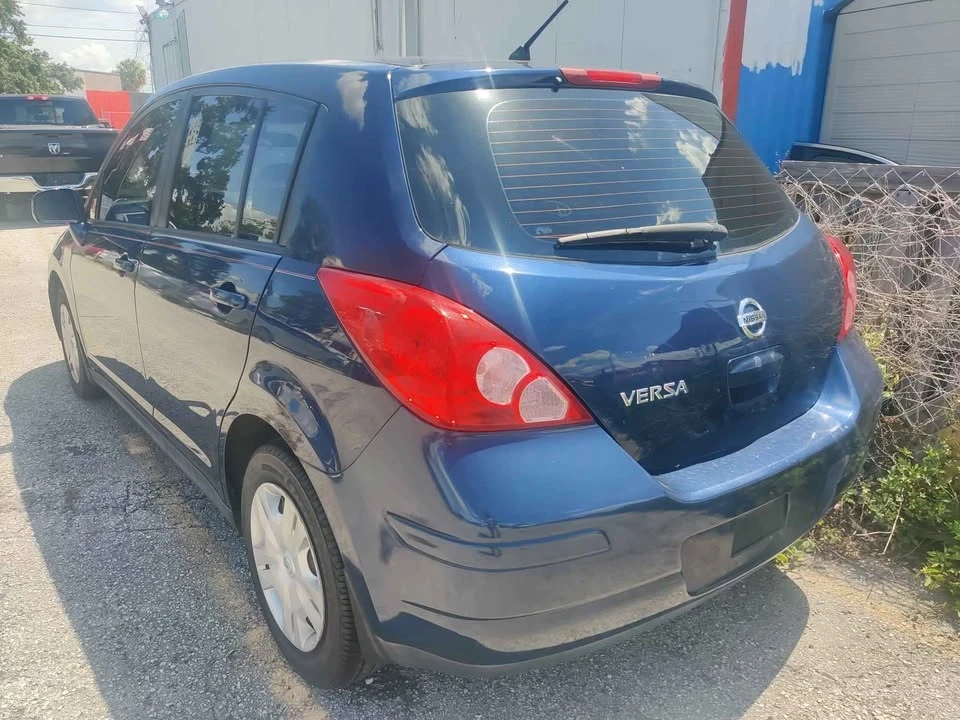 2012 Nissan Versa - Image 7 of 9