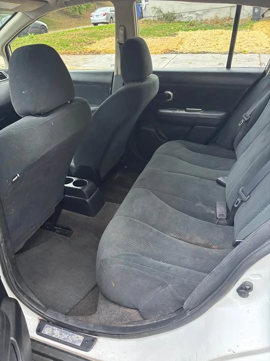 2012 Nissan Versa - Image 10 of 11