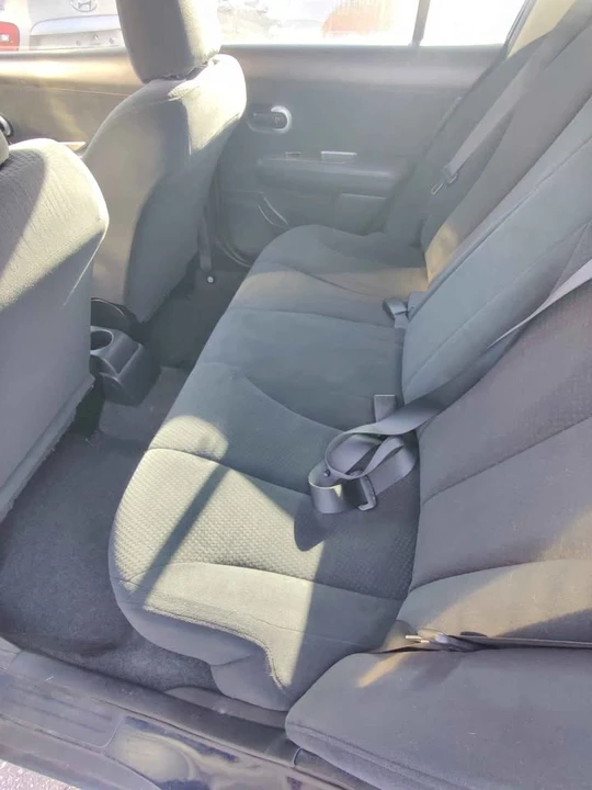 2012 Nissan Versa - Image 2 of 9