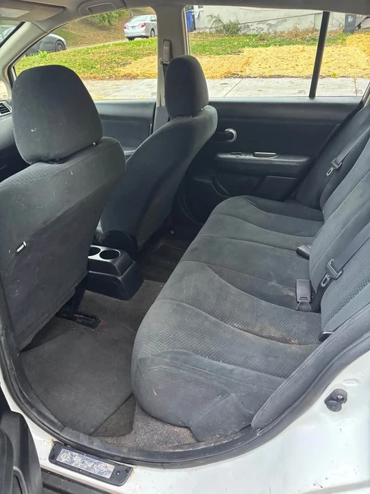 2012 Nissan Versa - Image 11 of 11