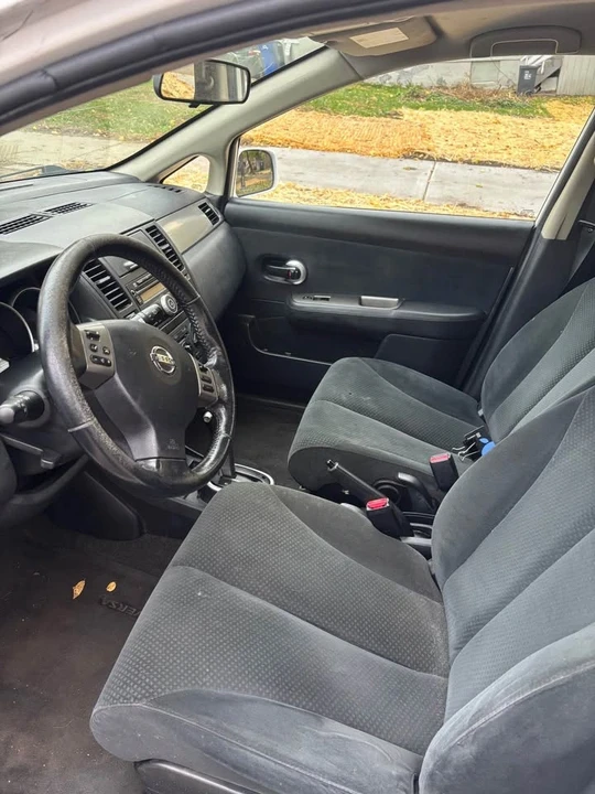 2012 Nissan Versa - Image 9 of 11