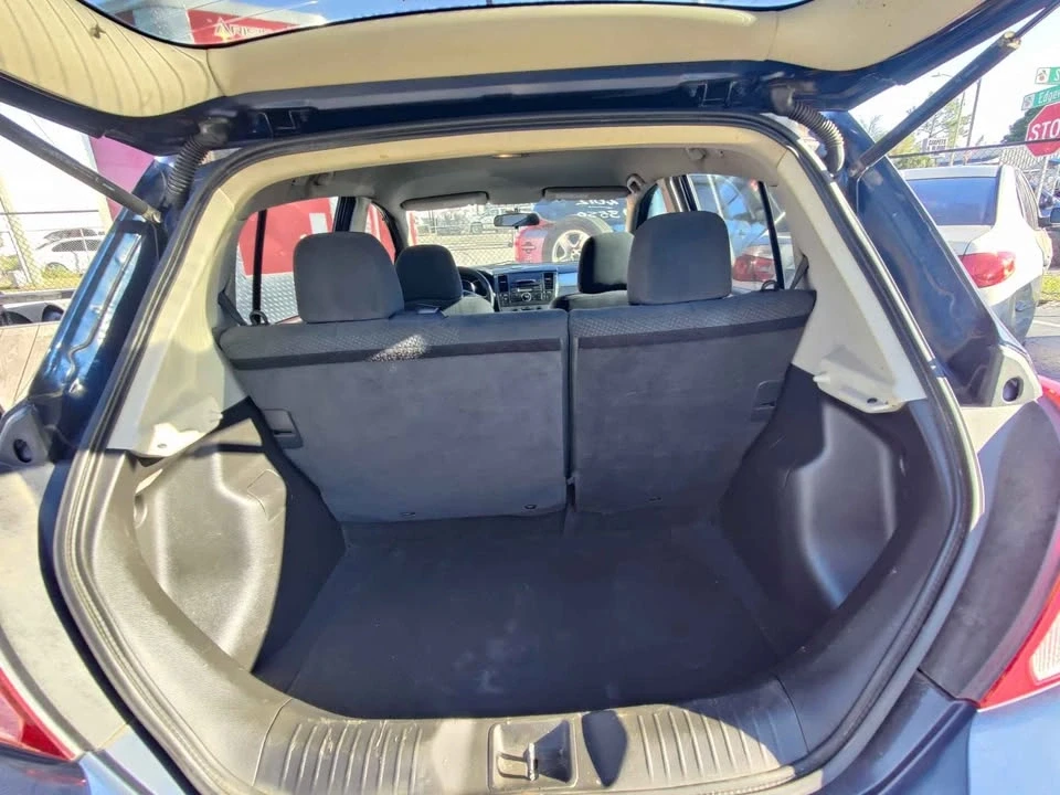 2012 Nissan Versa - Image 8 of 9