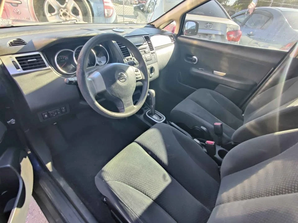 2012 Nissan Versa - Image 4 of 9