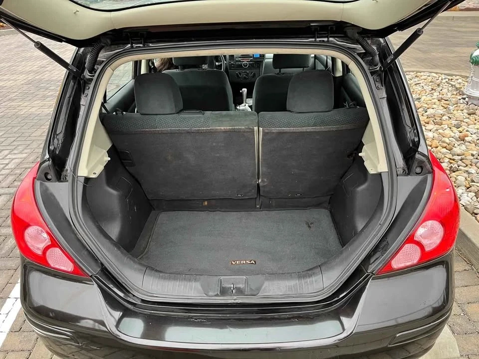 2012 Nissan Versa - Image 13 of 17