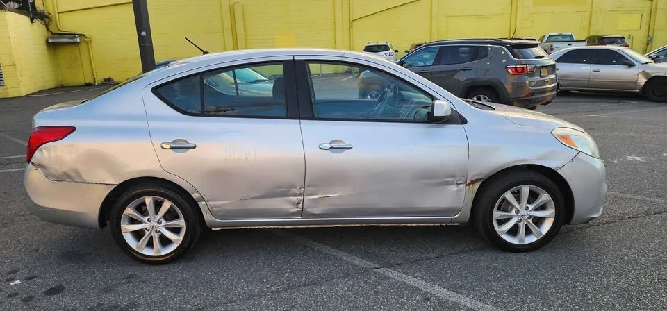 2012 Nissan Versa - Image 4 of 7
