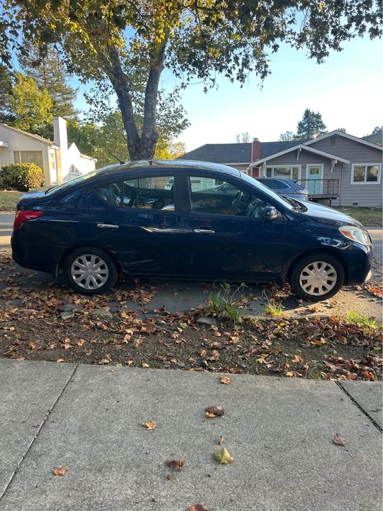 2012 Nissan Versa - Image 2 of 6