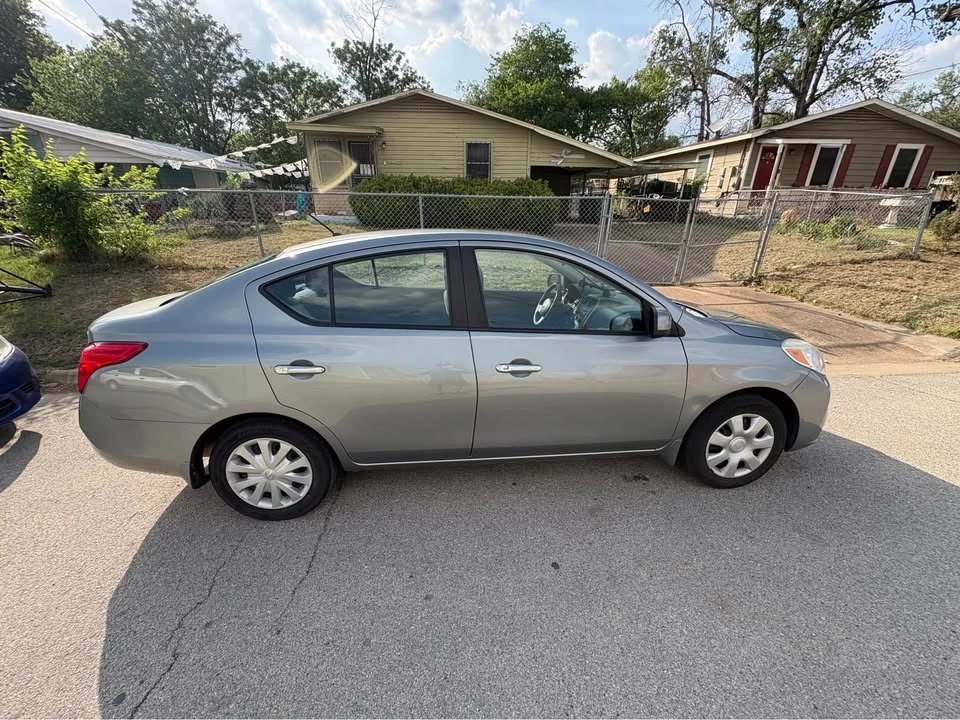 2012 Nissan Versa - Image 4 of 14
