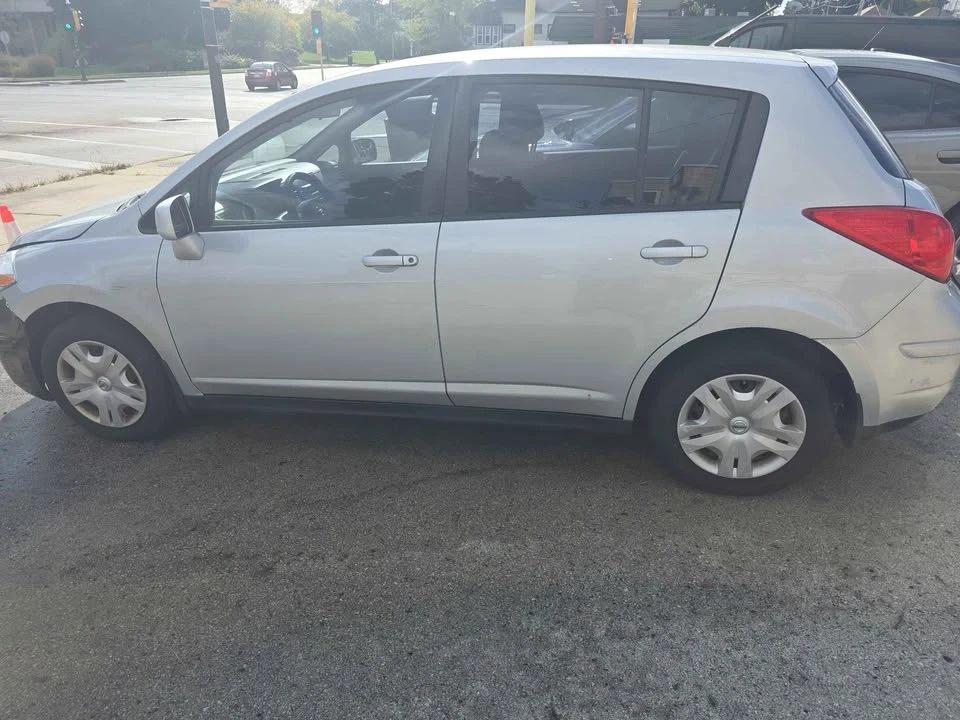 2012 Nissan Versa - Image 2 of 6