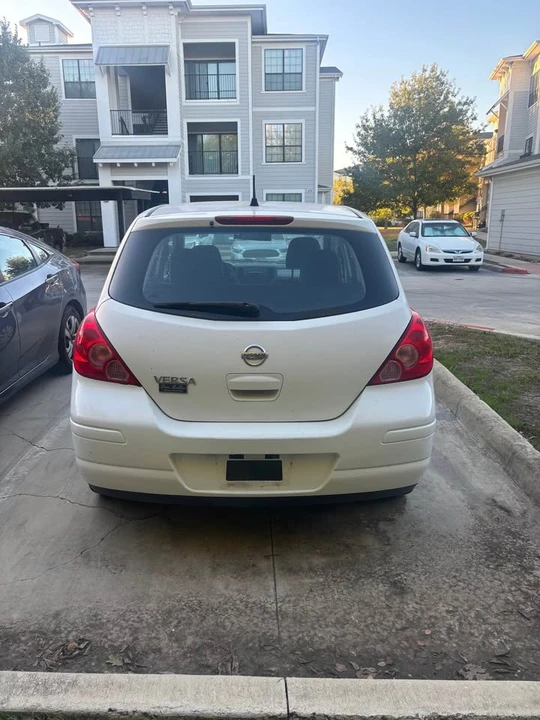 2012 Nissan Versa - Image 3 of 8