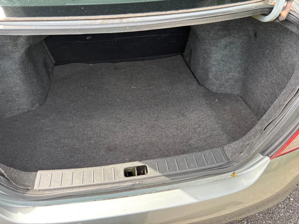 2012 Nissan Versa - Image 8 of 10