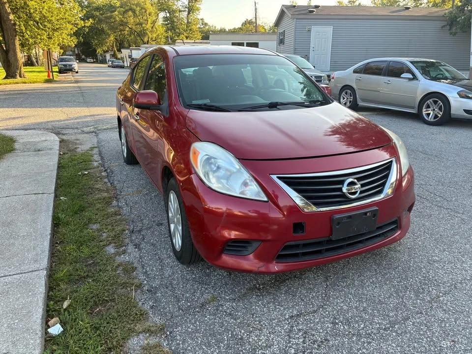 2012 Nissan Versa - Image 4 of 5