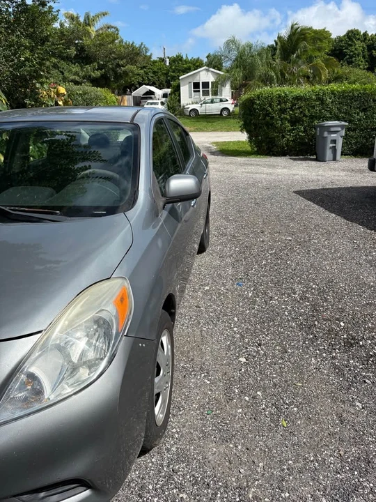 2012 Nissan Versa - Image 4 of 10