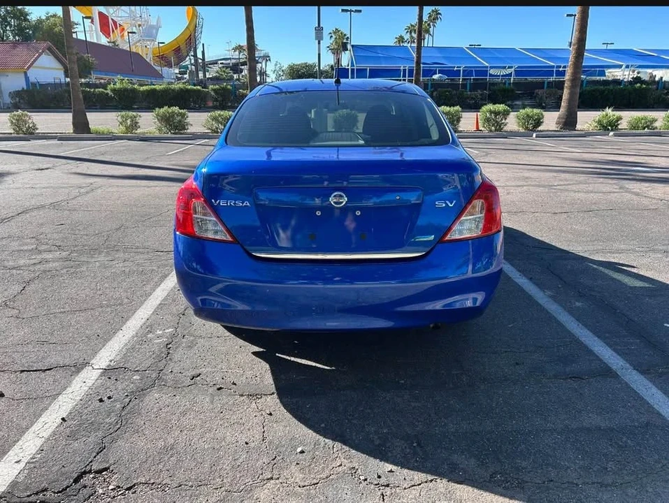 2012 Nissan Versa - Image 6 of 11