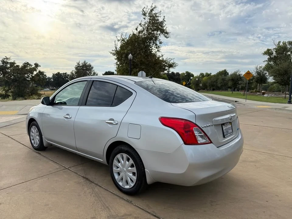 2012 Nissan Versa - Image 4 of 15