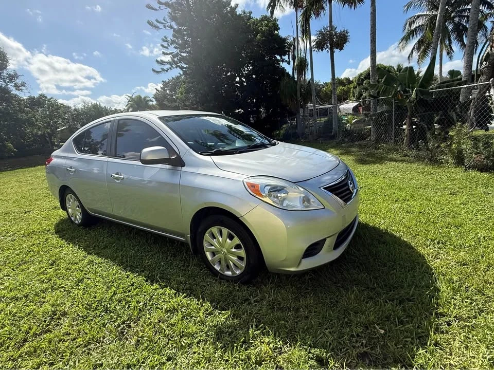 2012 Nissan Versa - Image 2 of 18