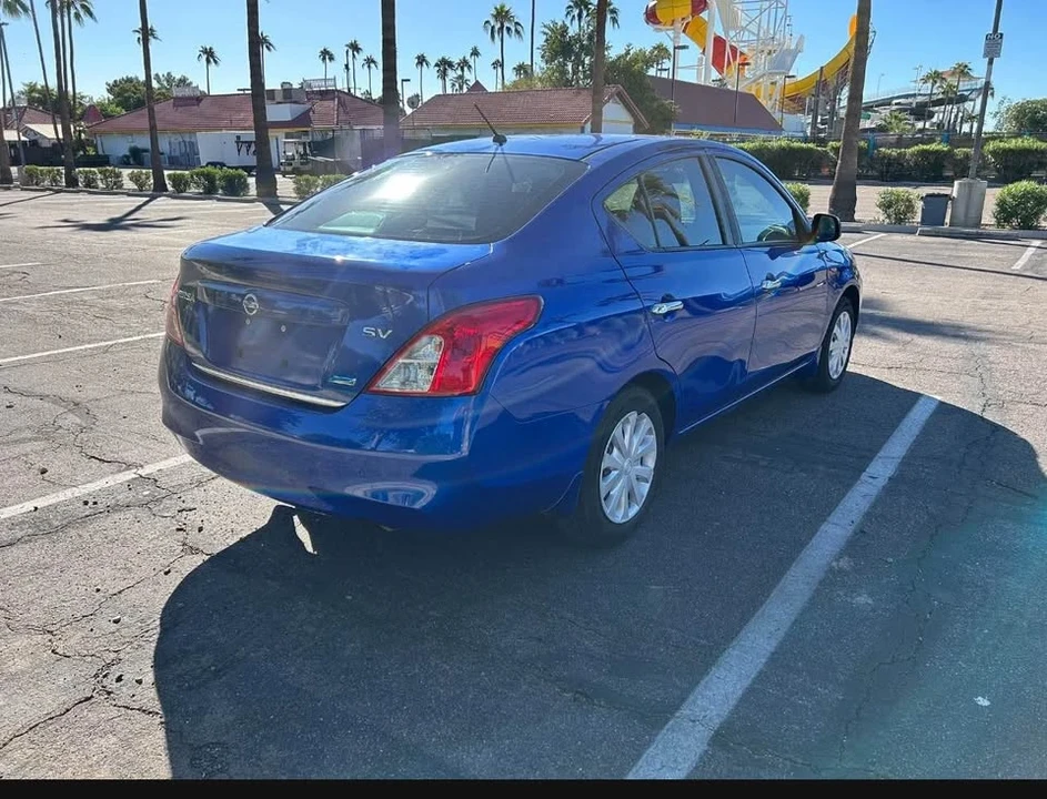 2012 Nissan Versa - Image 5 of 11