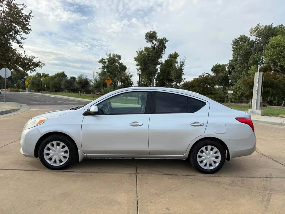 2012 Nissan Versa - Image 3 of 15