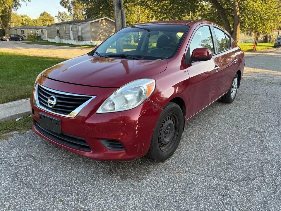 2012 Nissan Versa - Image 3 of 5